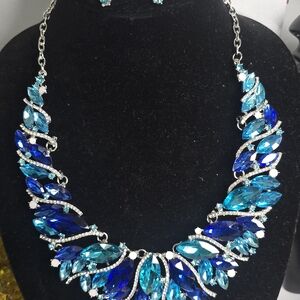 Elegant Blue and Silver Necklace Set